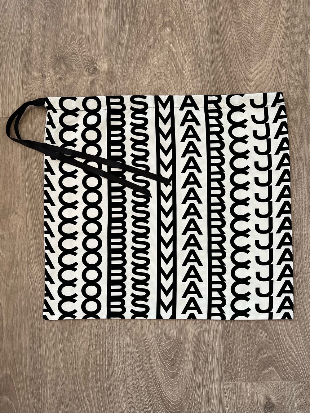 Marc Jacob’s dust bag (C37)
